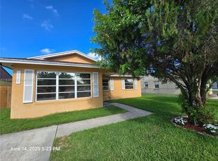 3530 S 55th Ave, Greenacres, FL 33463