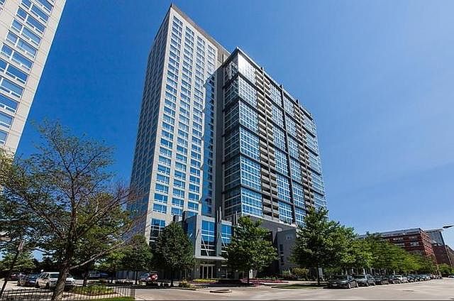 1st image of 1901 S Calumet Ave #2002