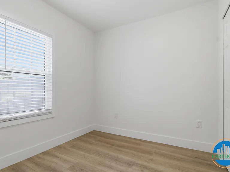 701 W Plaza Pl #B — Photo 21