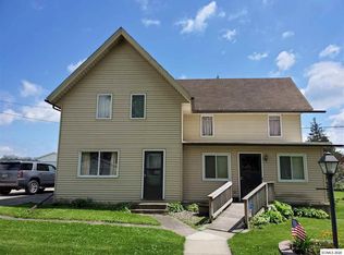 302 Chestnut St SE, Elkader, IA 52043