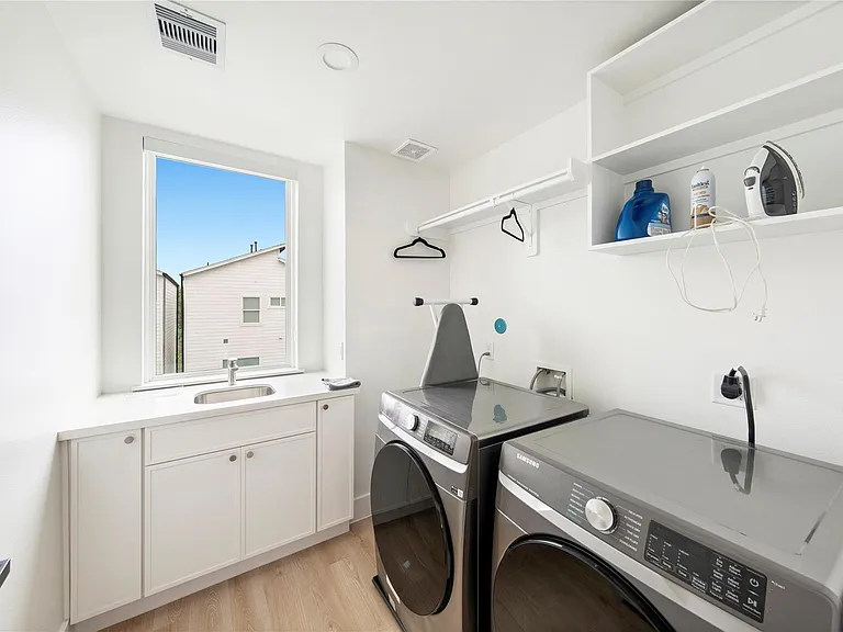 3010 Delano St — Photo 24