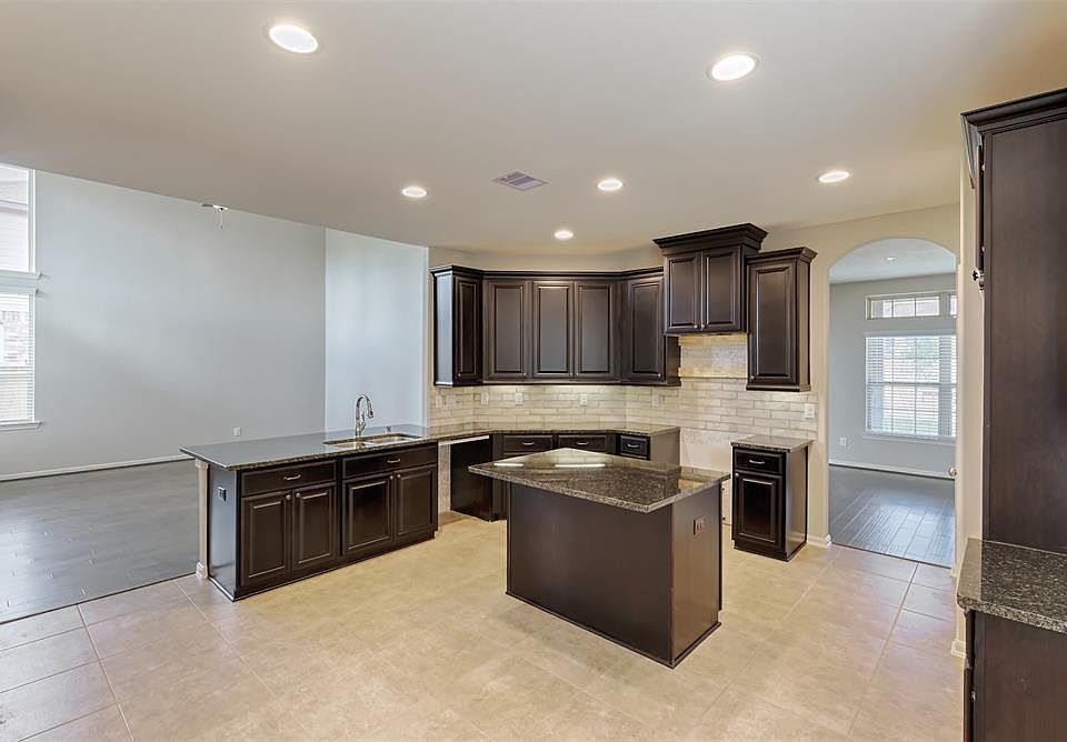 1st image of 306 Westlake Terrace Dr