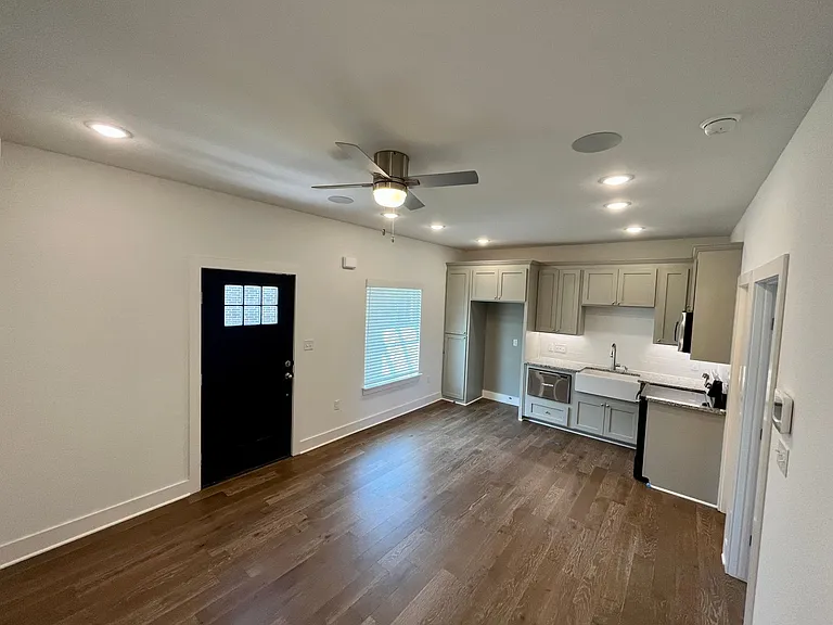 3850 W Somerville Ln — Photo 4