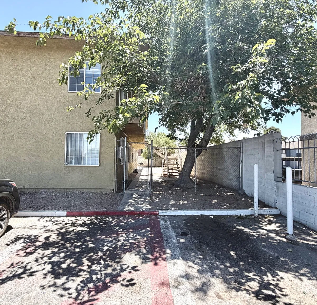 2 bed, 1.0 bath, 815 sqft, $1,350 — Photo 4
