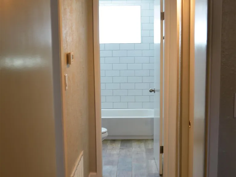 326 W Earll Dr — Photo 9