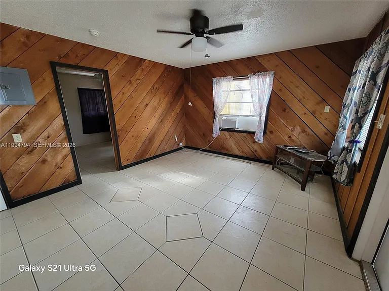 305 S Ocean Dr #4 — Photo 5