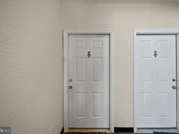 119 Prosperity Ave SE APT C, Leesburg, VA 20175