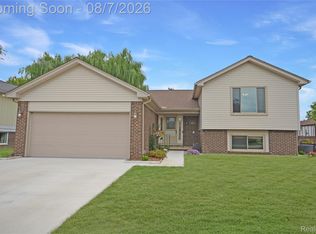 2061 Michael Dr, Sterling Heights, MI 48310