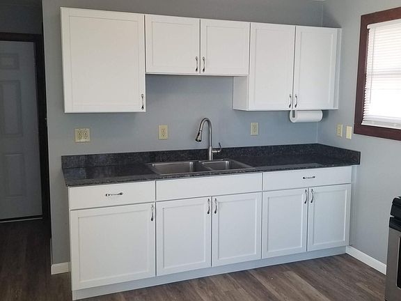 3rd image of 4424 N Galena Rd