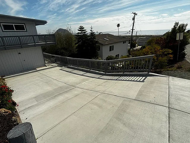 2599 Laurel Ave #B — Photo 4