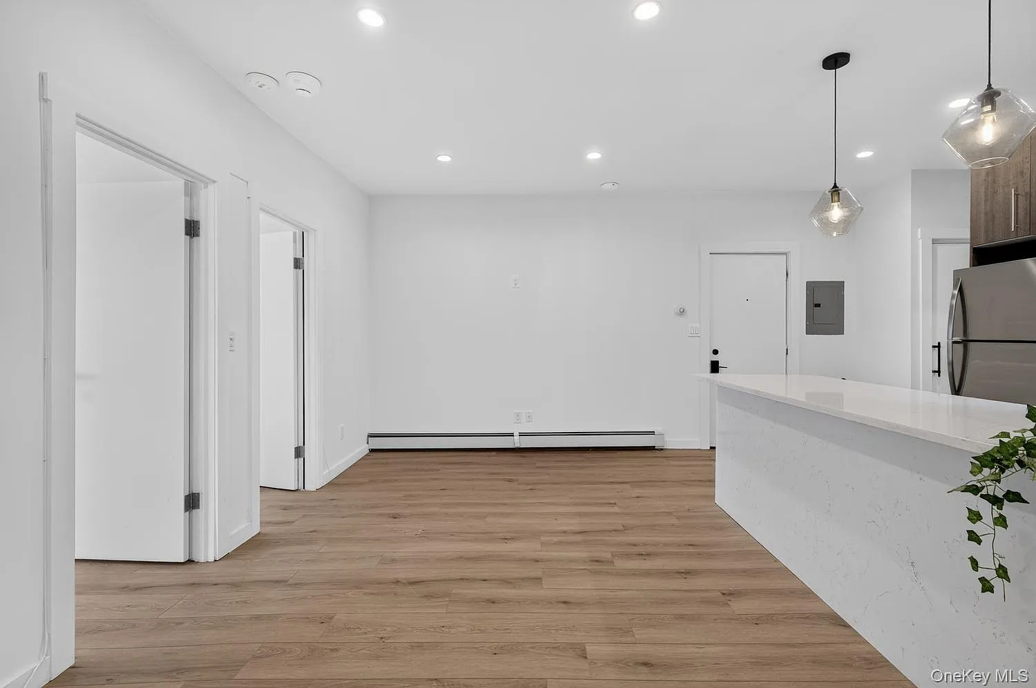 2 bed, 1.0 bath, 714 sqft, $3,200 — Photo 4