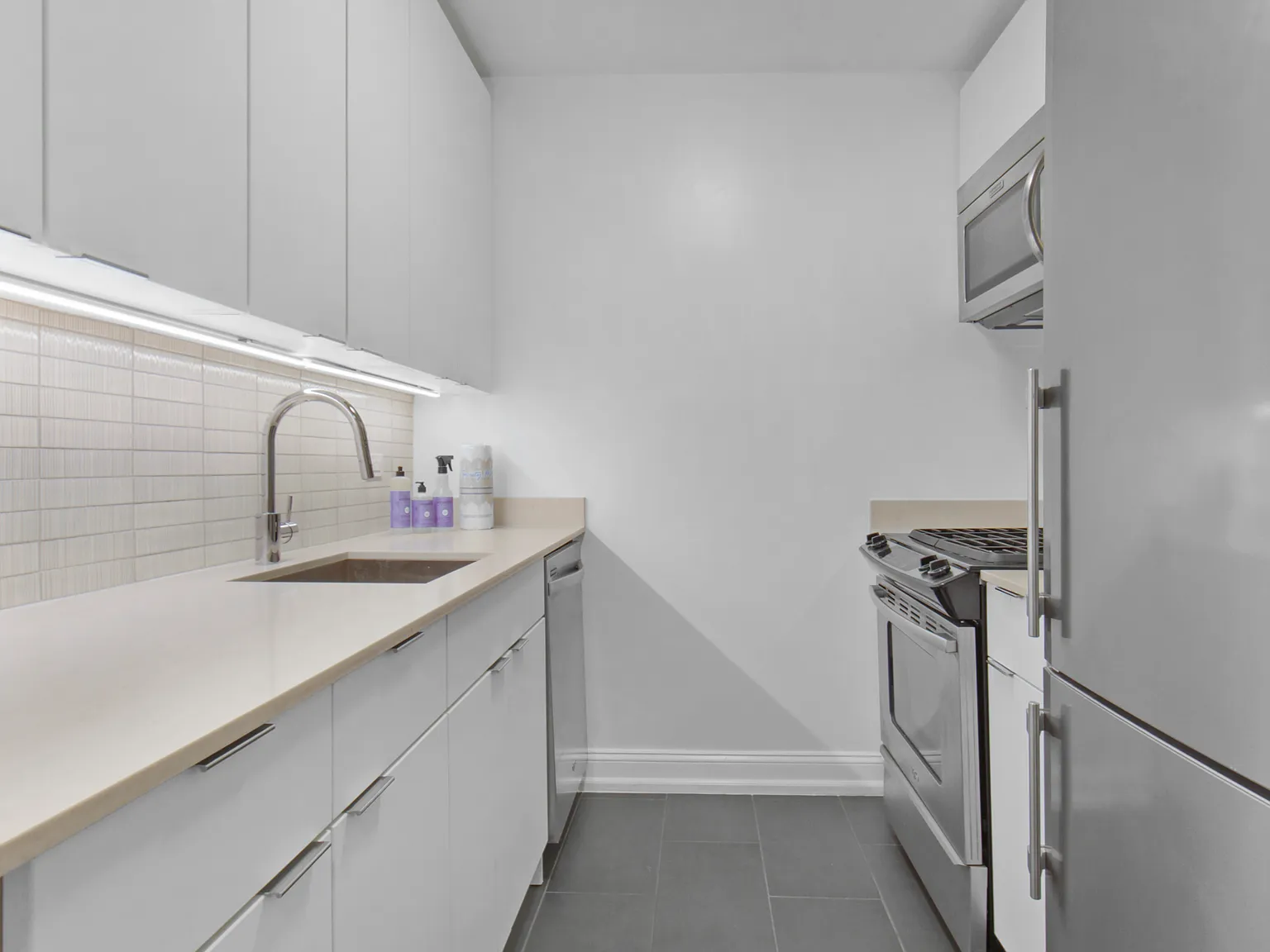 77 West 24th Street — Photo 2