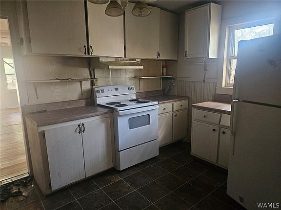 4th image of 604 4th St NW