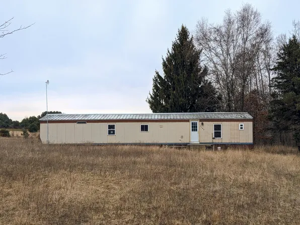 1595 N County Line Rd, Six Lakes, MI 48886