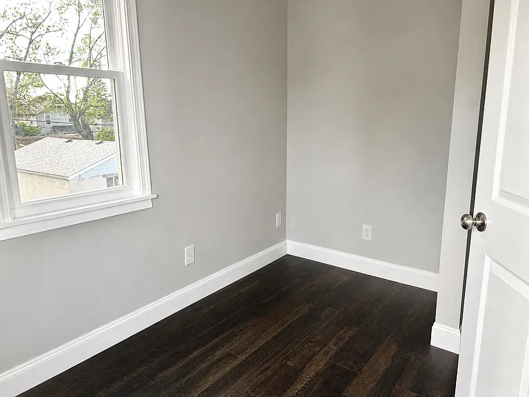 374 S Harris Ave — Photo 12