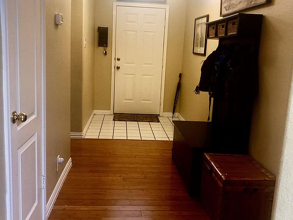 2nd image of 225 Rosegate Dr