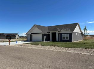 4725 SW Moonlight Ct, Mountain Home, ID 83647