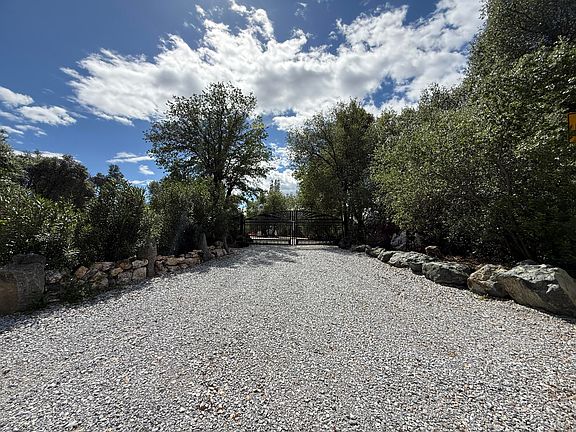 3rd image of 12333 Quartz Hill Rd