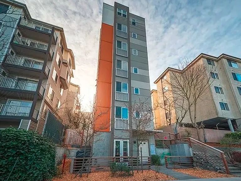 Soleil Apartments — Photo 1