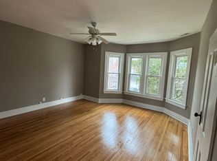 613 Walnut St APT 2, Lemont, IL 60439