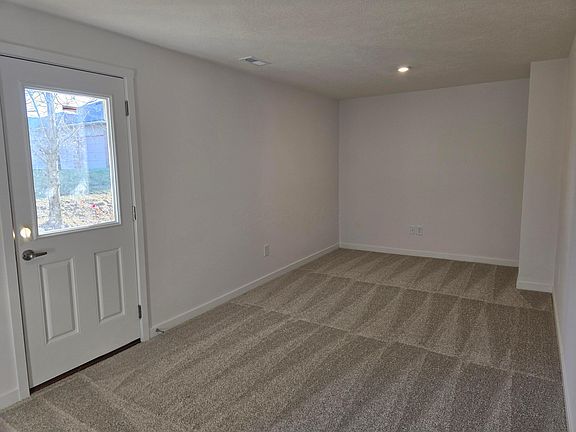 4th image of 2681 Meigs Dr