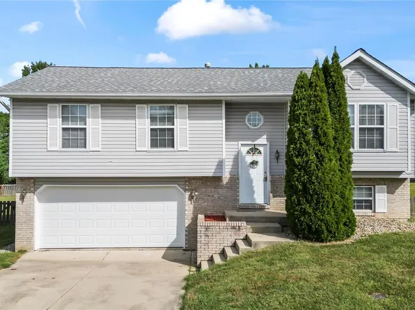 517 Copper Bend Rd, Maryville, IL 62062