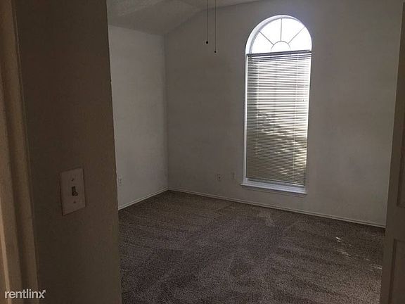 5th image of 1310 Cardinal Oaks Dr