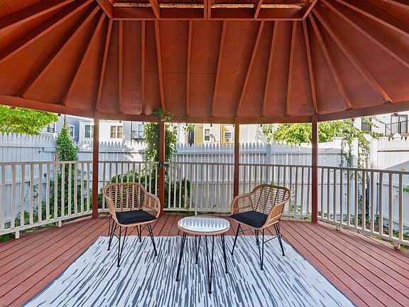 4th image of 110 Maple St APT 2