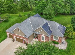 913 Birchwood Dr, Raymore, MO 64083