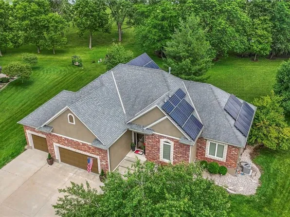 913 Birchwood Dr, Raymore, MO 64083