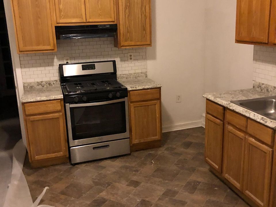 2nd image of 3252 N Carlisle St Floor 1