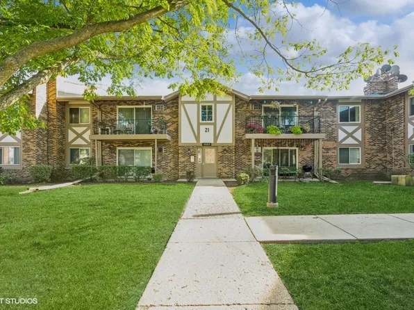 9S125 Lake Dr APT 208, Willowbrook, IL 60527