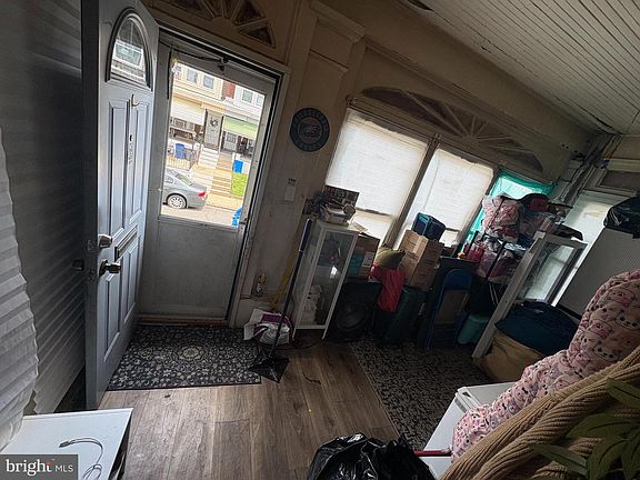 5th image of 3904 N Glendale St