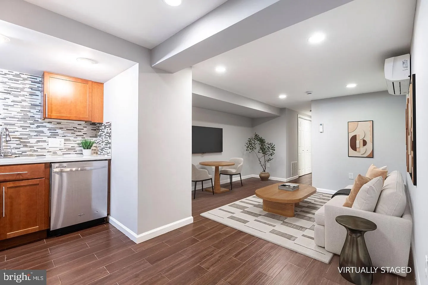 2 bed, 2.0 bath, 1250 sqft, $2,950 — Photo 3