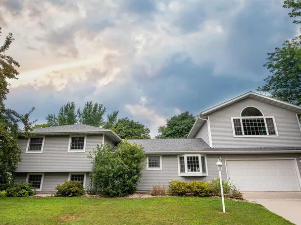 225 Country Club Dr, Lewiston, MN 55952