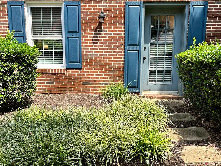 644 Newbridge Ct — Photo 4