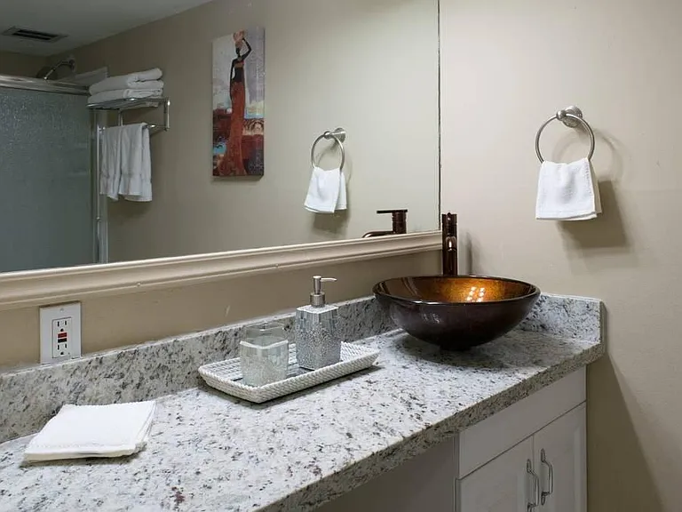 3942 W Alabama St #5 — Photo 9