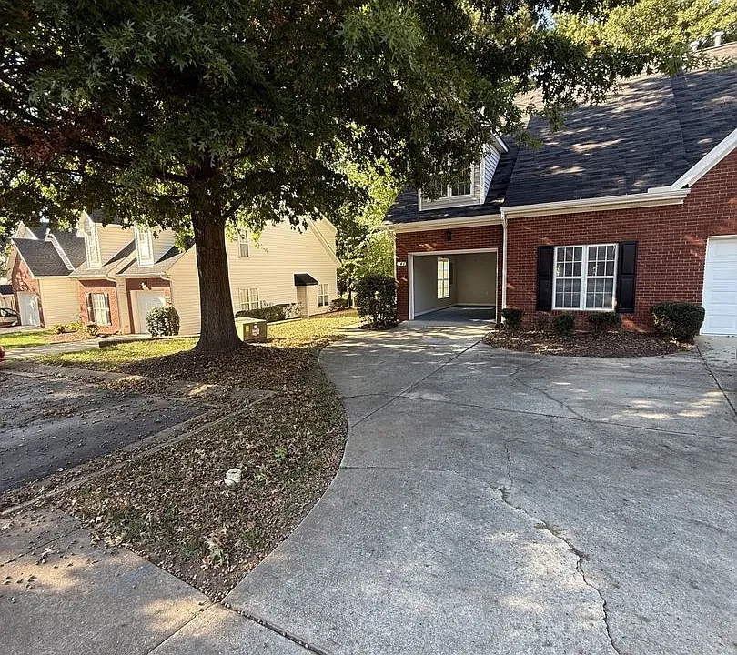 141 Bayleigh Ct