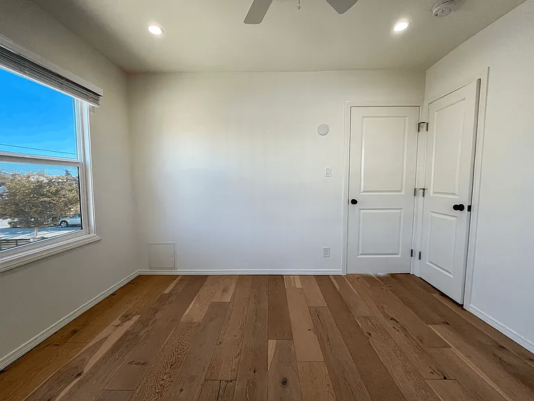 2202 S Bronson Ave — Photo 23