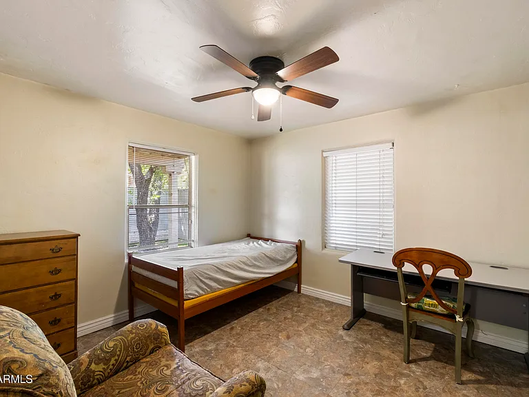 1001 S Roosevelt St — Photo 16