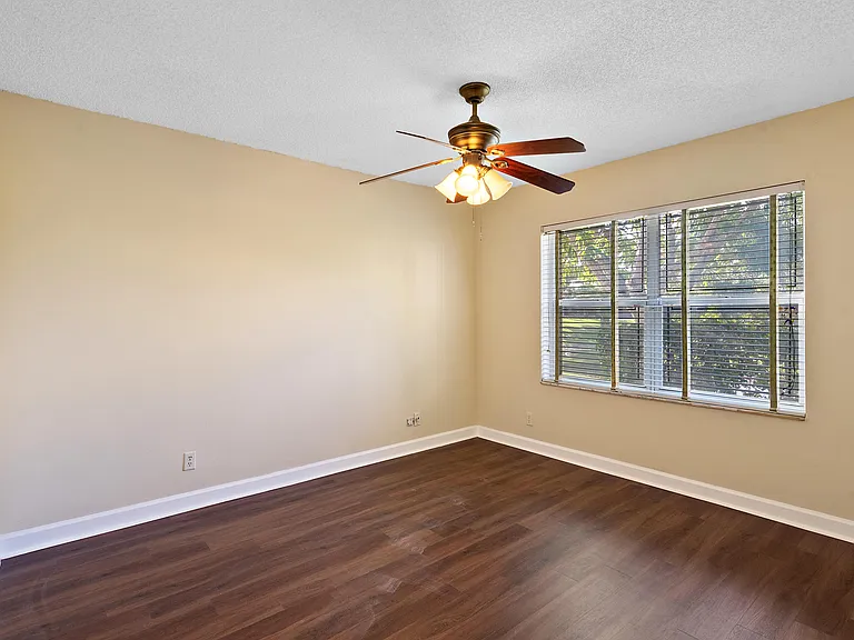 6051 NW 60th Ave — Photo 23