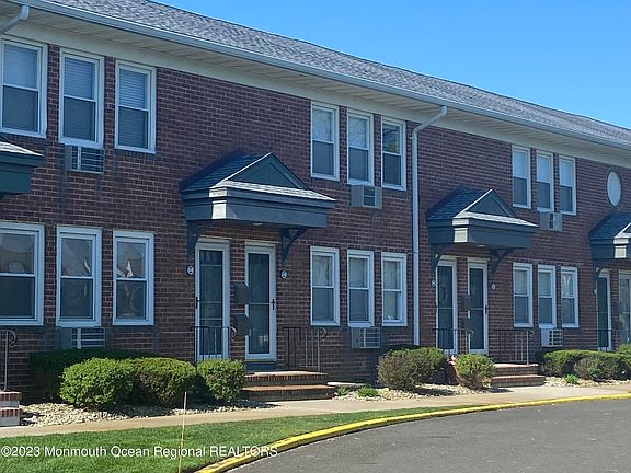 2nd image of 310 Maryland Ave APT 32B
