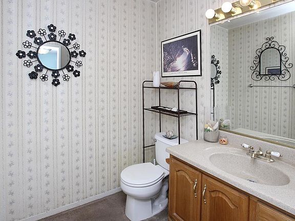 5th image of 1116 Callas Ln APT 2