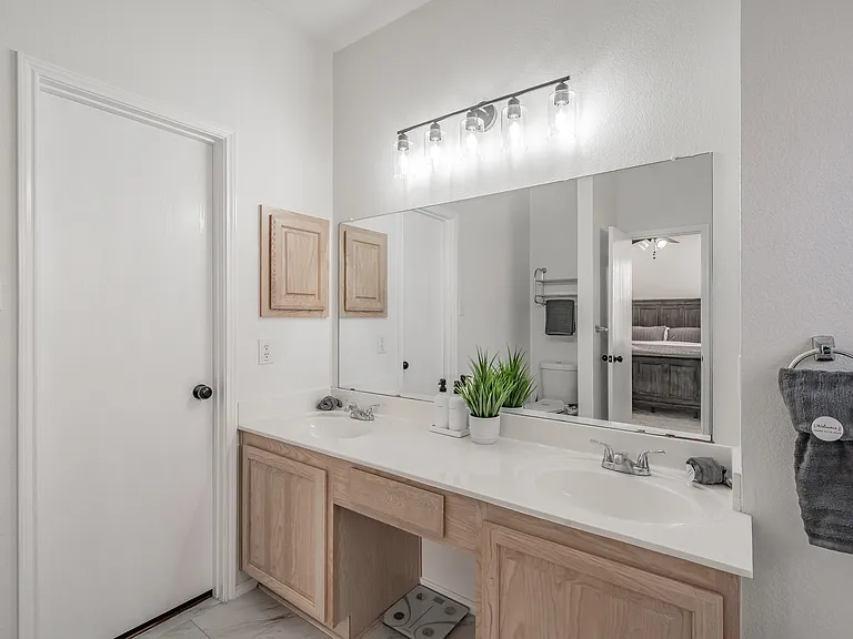 2304 Hickory Ct — Photo 52