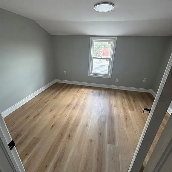 945 Wellington Ave #7 — Photo 4