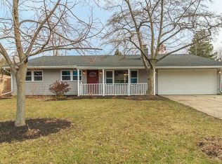 6165 Cedarwood Rd, Mentor, OH 44060