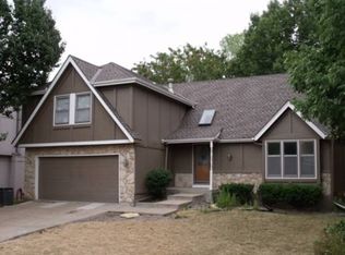 1317 E Sheridan Bridge Ln, Olathe, KS 66062