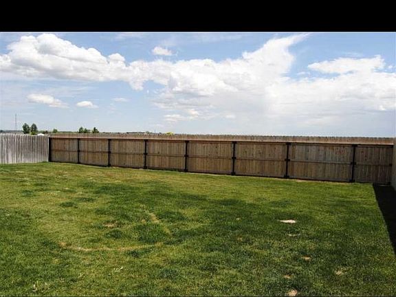 5th image of 807 Parkwood Dr