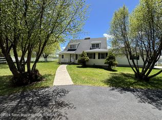 190 Cottonwood Creek Rd, Smoot, WY 83126