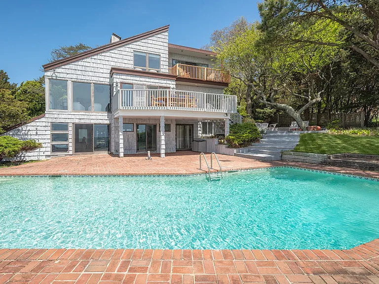 4 Peconic Rd — Photo 5